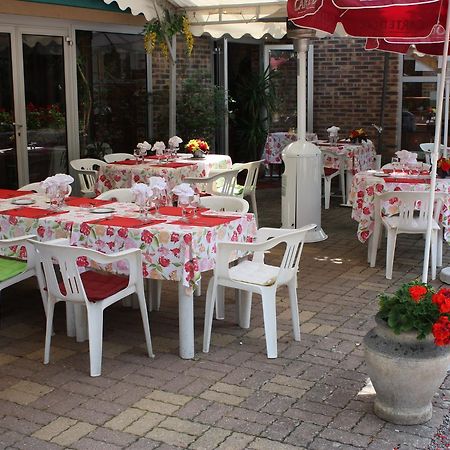 Hotel Les Deux Sapins Cailly-sur-Eure Luaran gambar