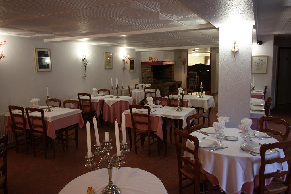 Hotel Les Deux Sapins Cailly-sur-Eure Luaran gambar