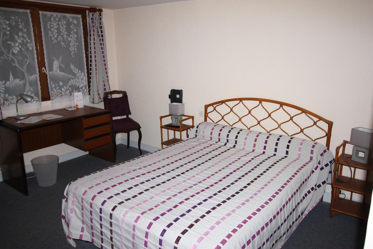 Hotel Les Deux Sapins Cailly-sur-Eure Luaran gambar
