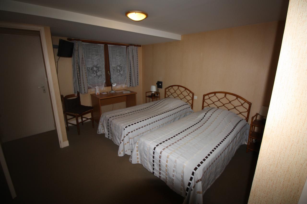 Hotel Les Deux Sapins Cailly-sur-Eure Luaran gambar