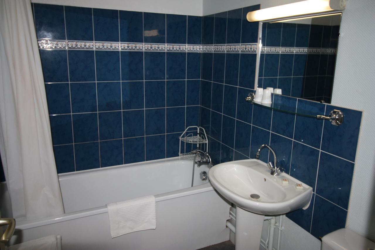 Hotel Les Deux Sapins Cailly-sur-Eure Luaran gambar